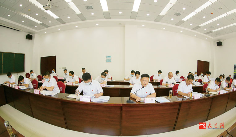 市委八屆十次全會暨經(jīng)濟工作會議分組討論側(cè)記