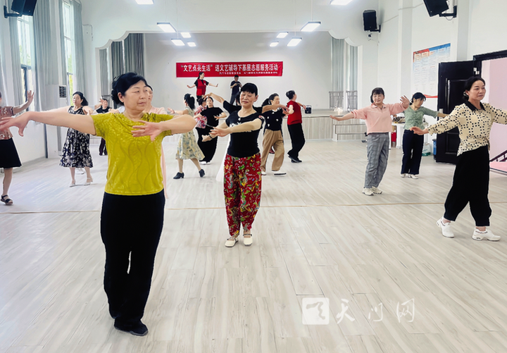 文藝輔導(dǎo)下基層